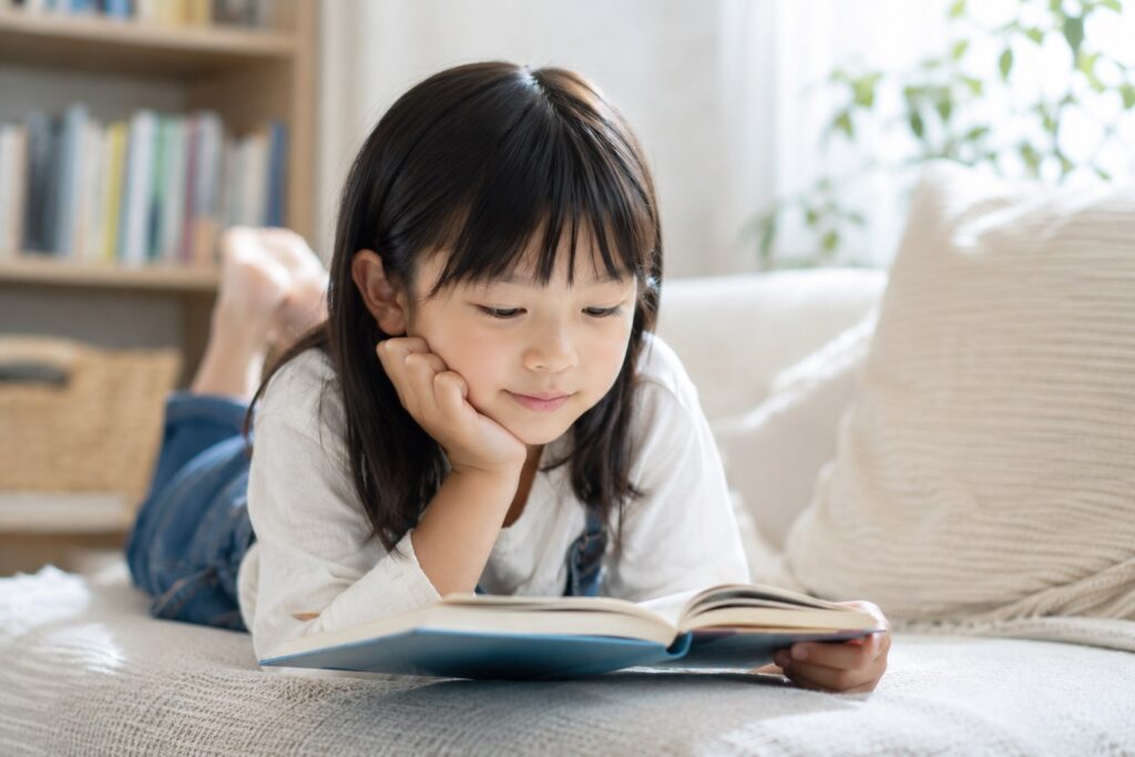 本を読む子供